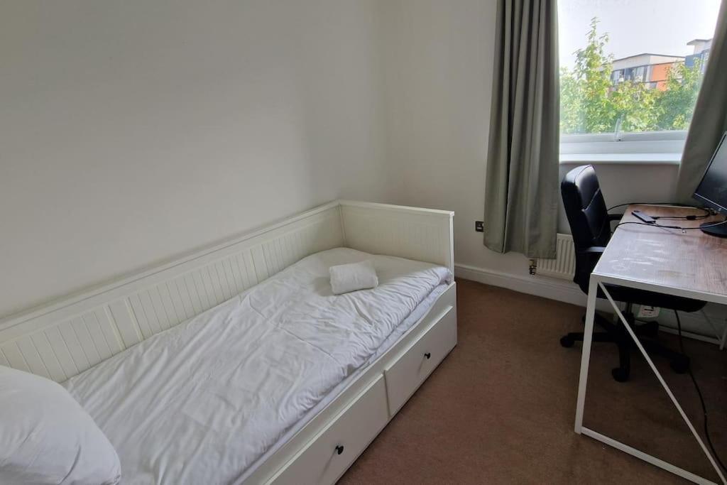 Modern Home Near Etihad, Coop Live Manchester Eksteriør bilde