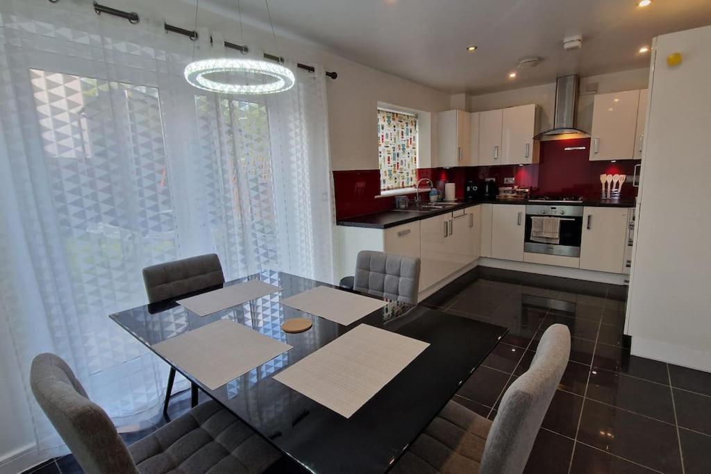 Modern Home Near Etihad, Coop Live Manchester Eksteriør bilde